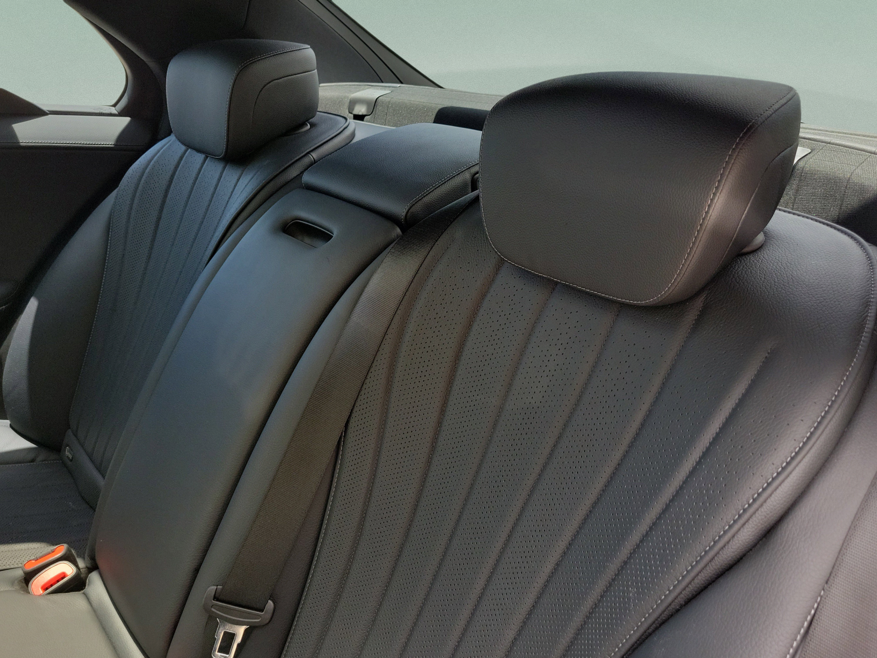 Certified 2023 Mercedes-Benz S 500 4MATIC image 9