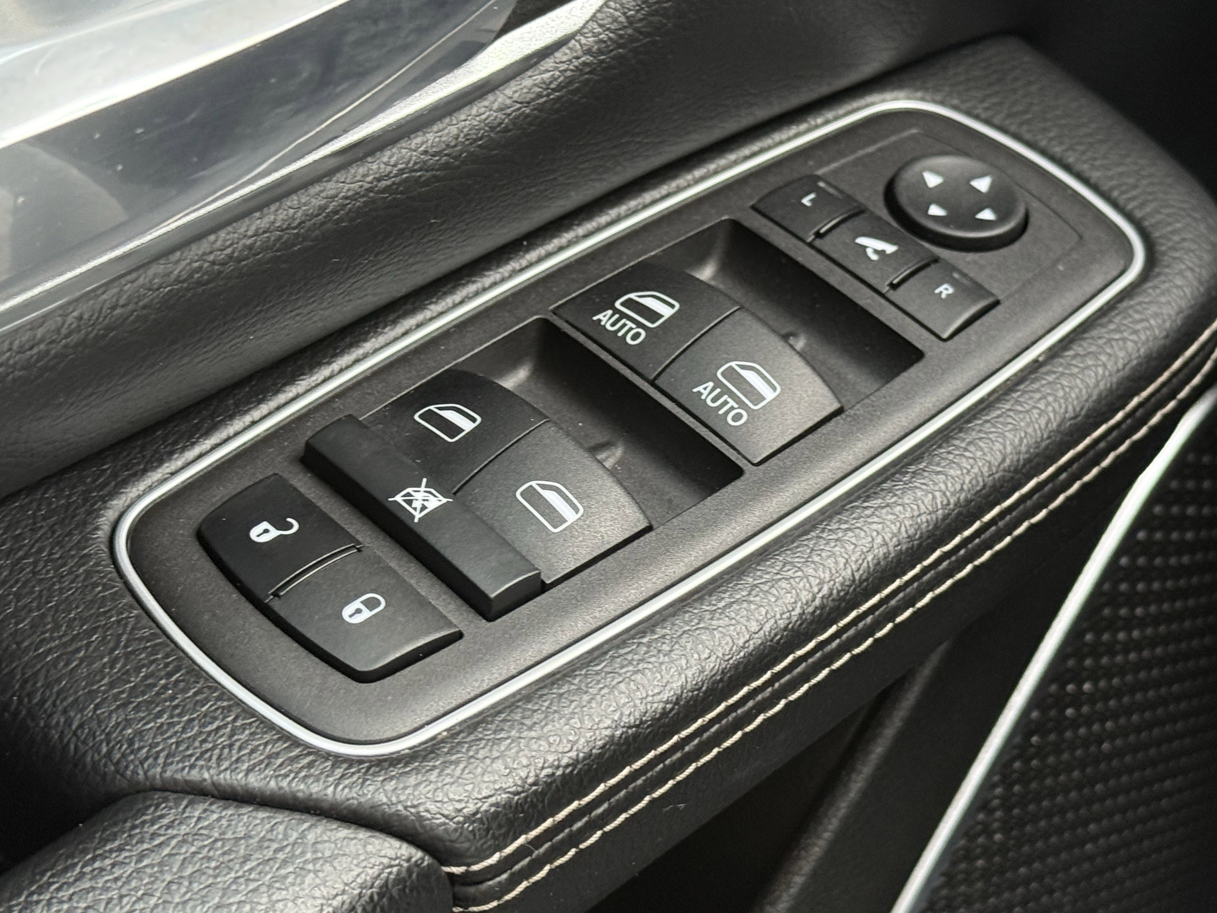 Used 2023 RAM 1500 Laramie image 25