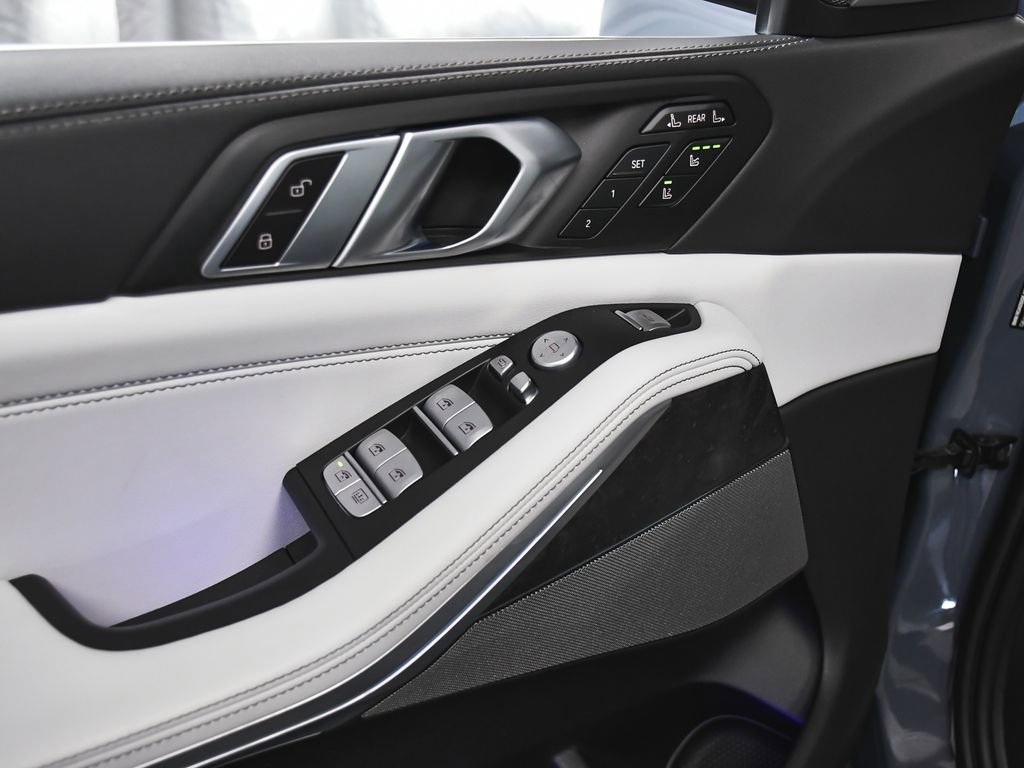 Used 2023 BMW X7 xDrive40i w/ Executive Package image 10