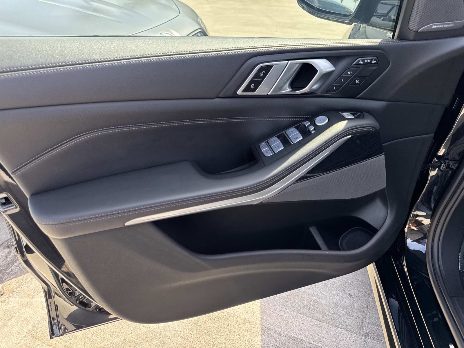 Certified 2024 BMW X7 xDrive40i w/ M Sport Package image 14