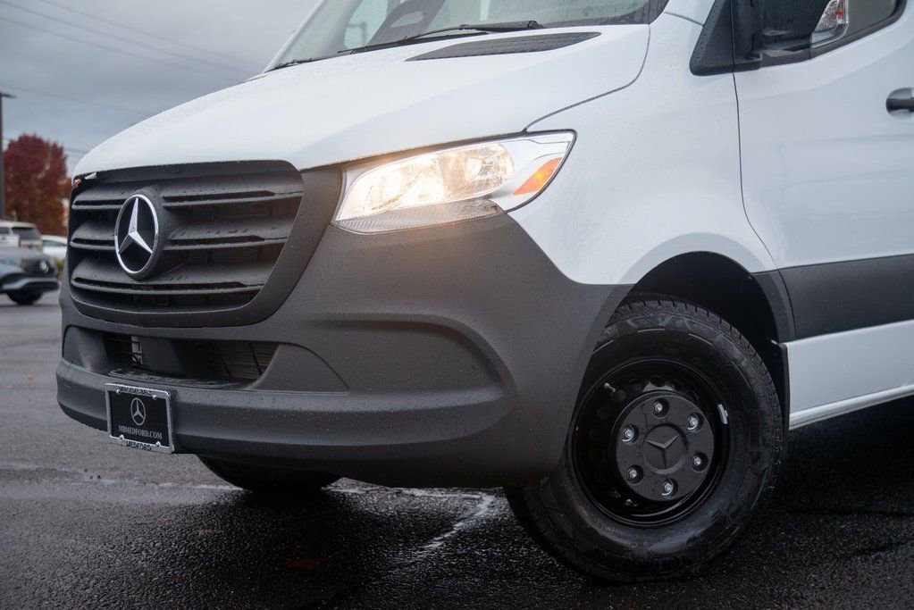 New 2025 Mercedes-Benz Sprinter 4500 image 13