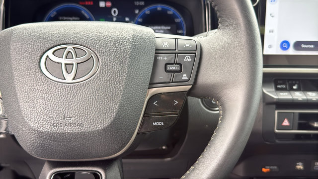 Used 2026 Toyota Camry XLE FWD image 21