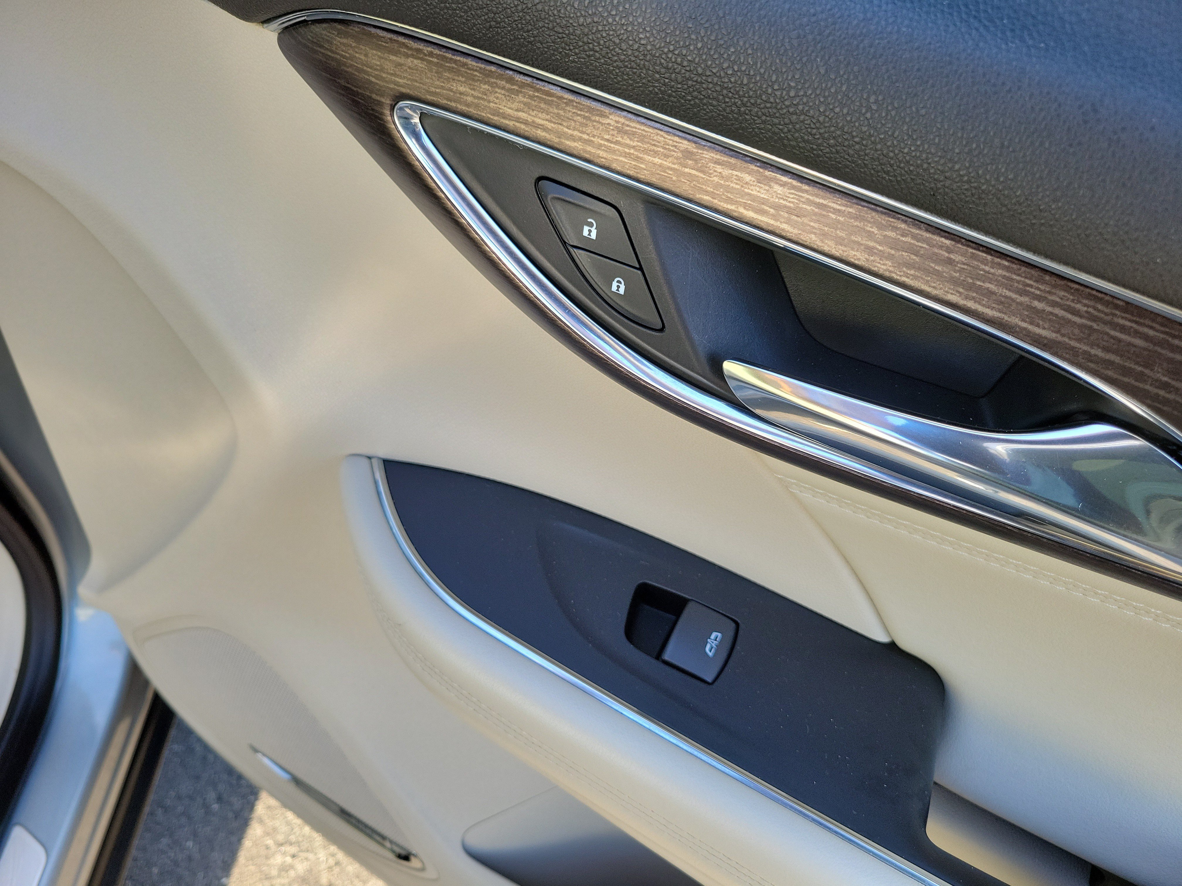 Used 2023 Buick Envision Avenir FWD image 10