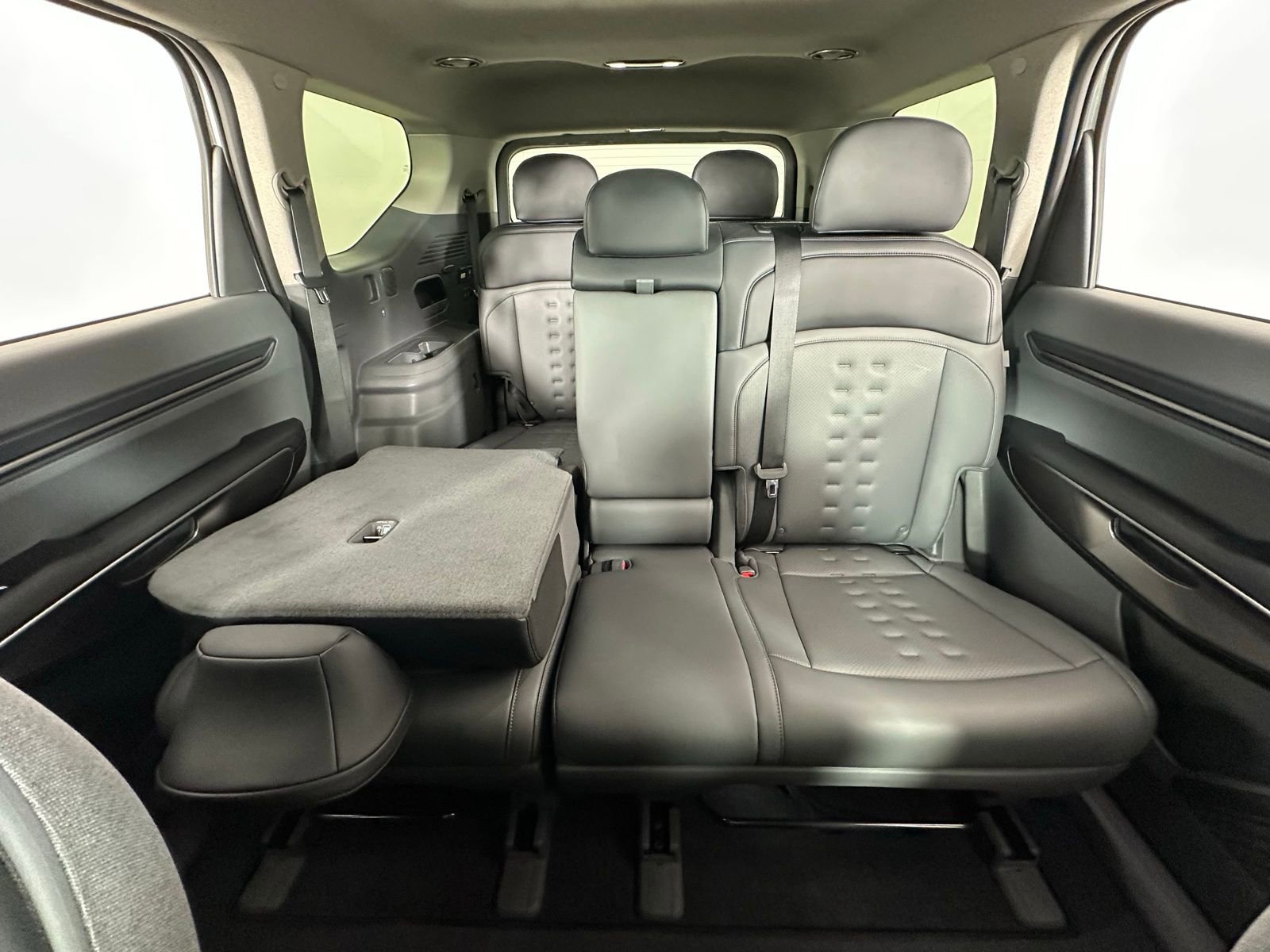 Used 2025 Kia EV9 Wind image 4