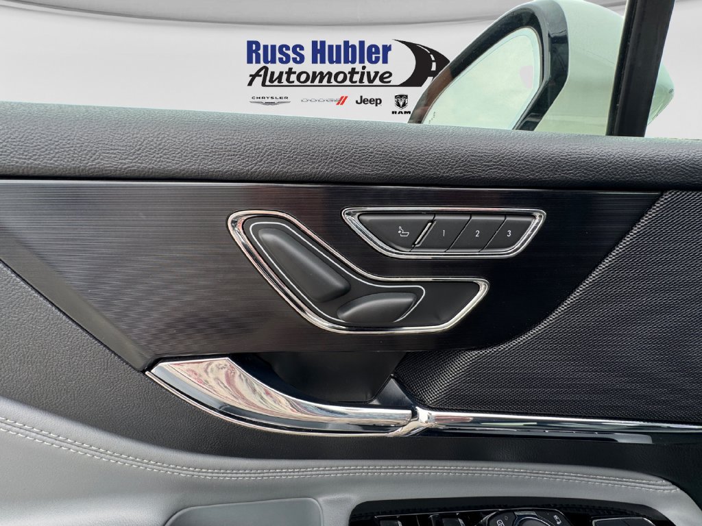 Used 2021 Lincoln Corsair Reserve FWD image 18