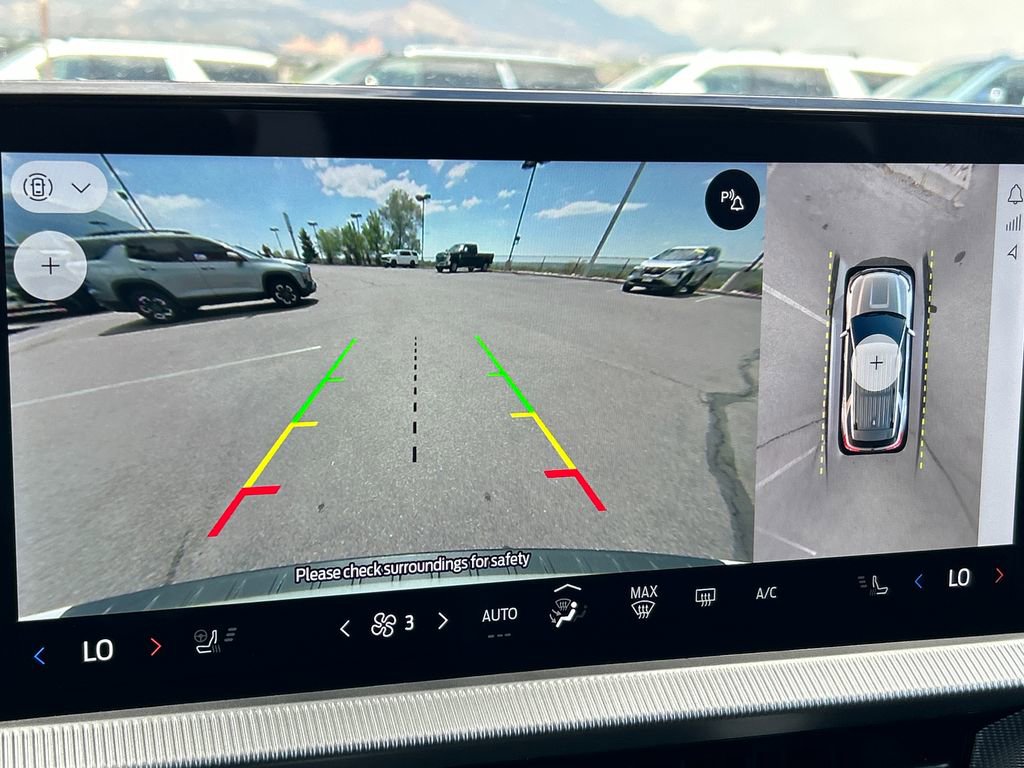 Used 2025 Ford Explorer ST-Line w/ ST-Line Street Pack AWD/4WD image 14