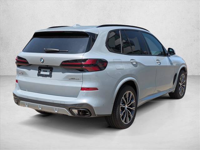 New 2026 BMW X5 xDrive40i w/ M Sport Package AWD/4WD image 2