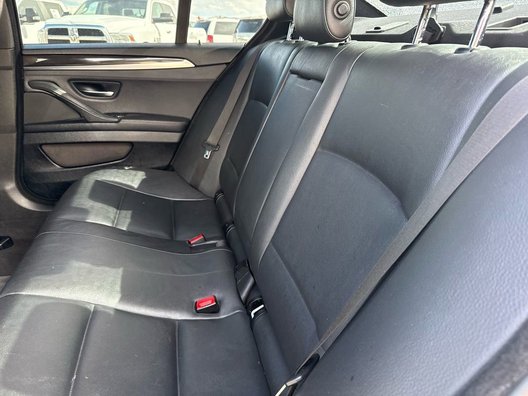 Used 2012 BMW 550i xDrive Sedan image 28