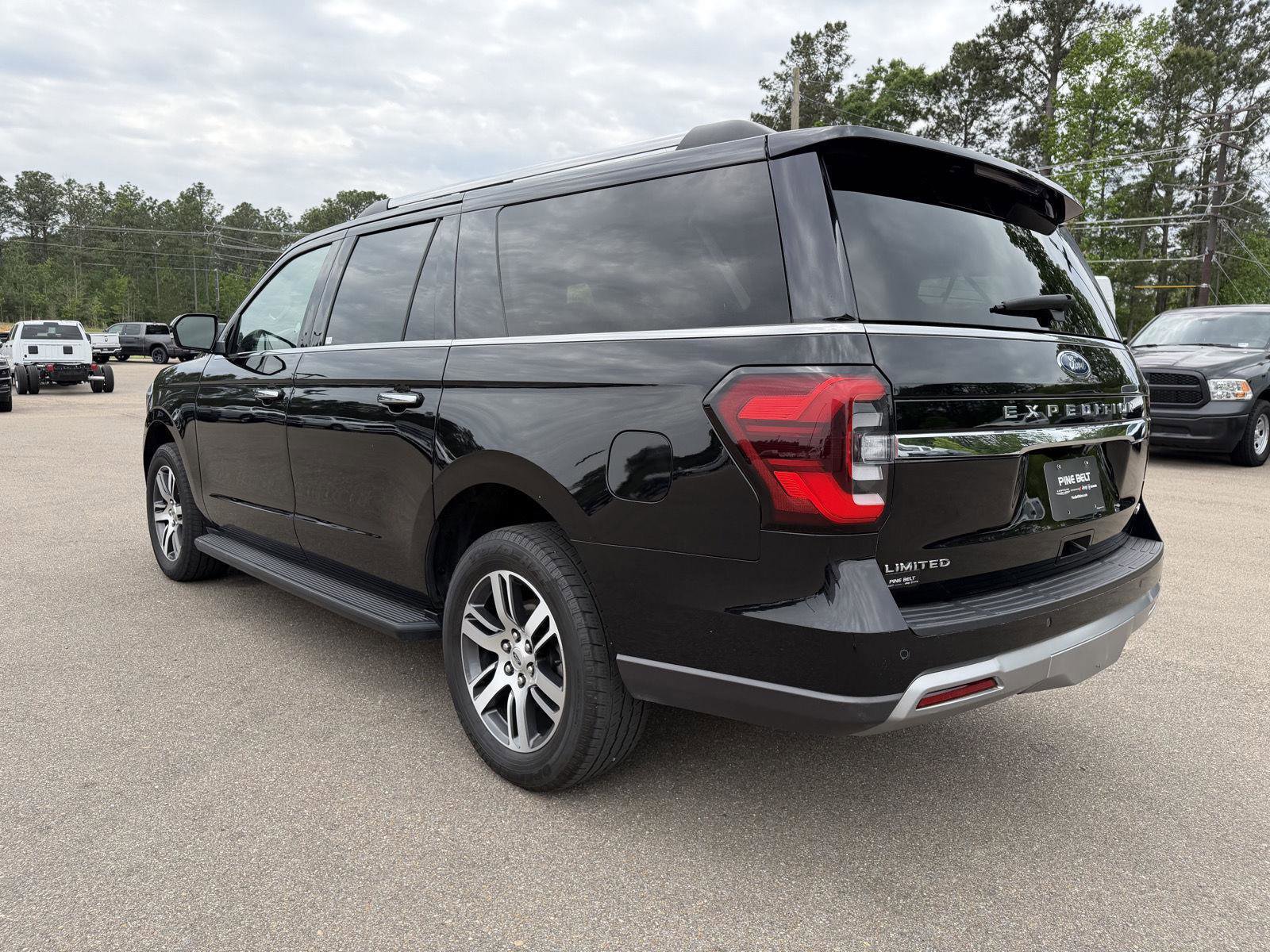 Used 2024 Ford Expedition Max Limited RWD image 5