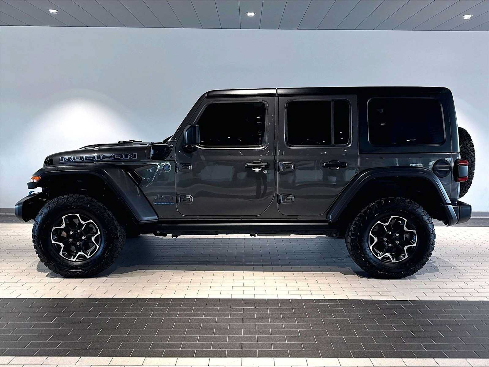 Used 2023 Jeep Wrangler Unlimited Rubicon 4xe w/ Cold Weather Group AWD/4WD image 2
