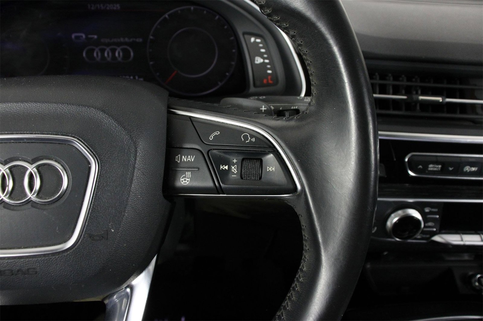 Used 2017 Audi Q7 3.0T Premium Plus image 15