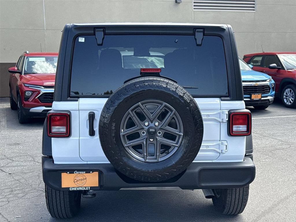 Used 2025 Jeep Wrangler Unlimited Sport AWD/4WD image 4