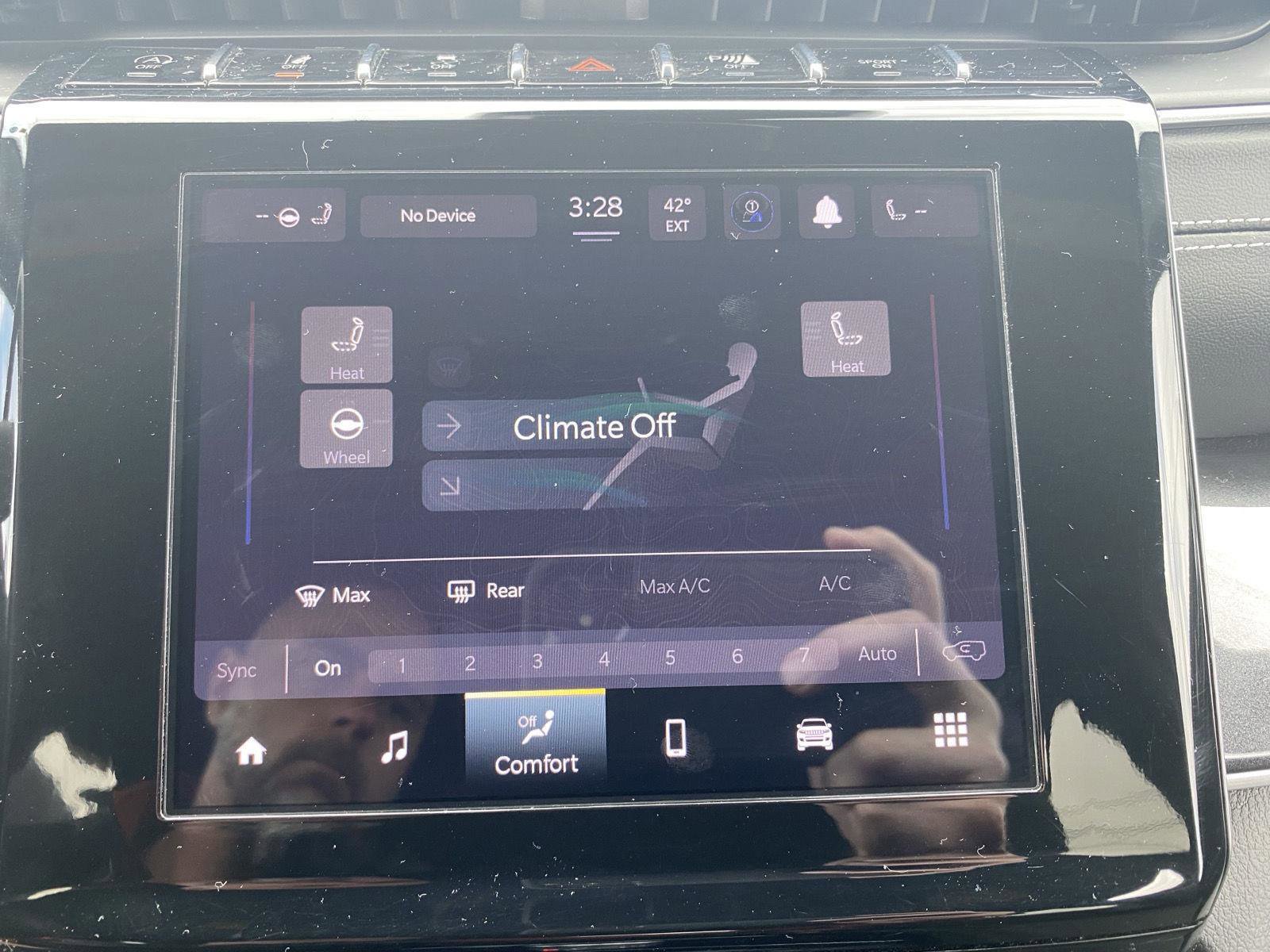 Used 2022 Jeep Grand Cherokee Altitude AWD/4WD image 21