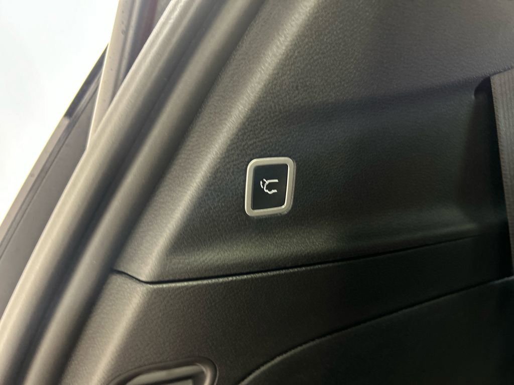 New 2026 Chrysler Pacifica Select AWD/4WD image 34