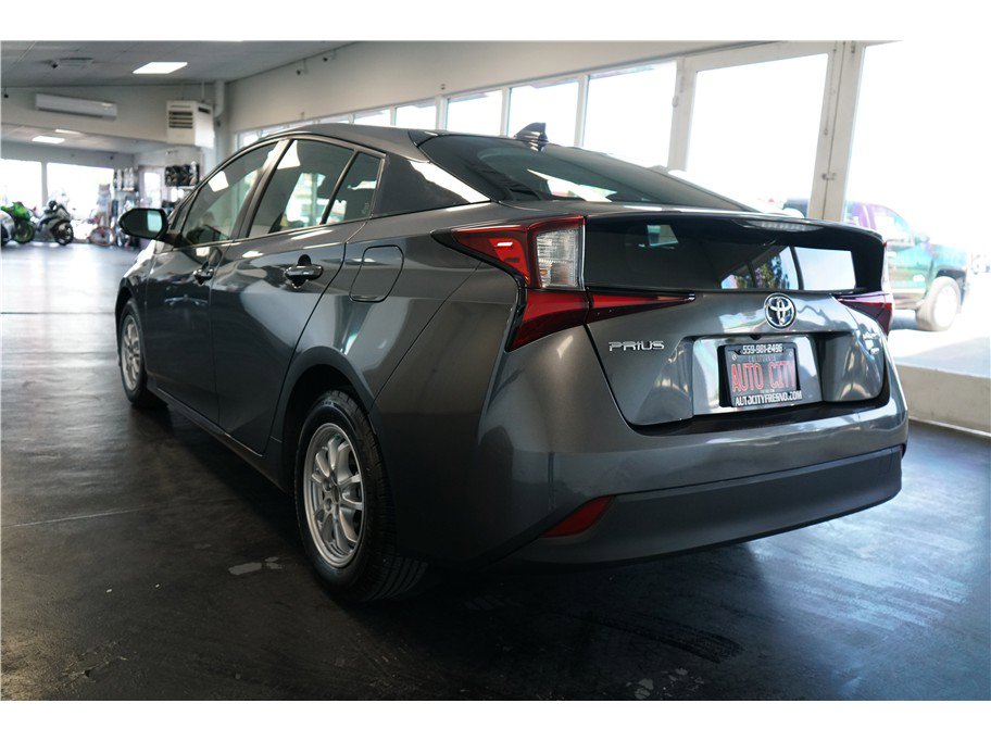 Used 2020 Toyota Prius L Eco w/ Carpet Mat Package image 5