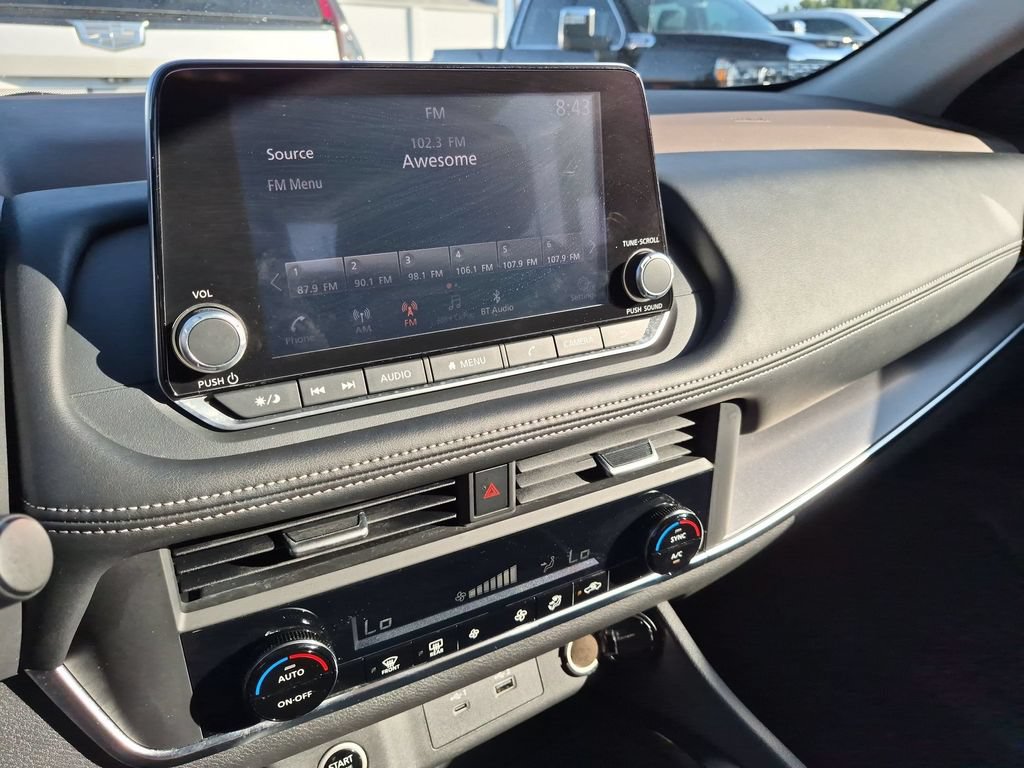 Used 2023 Nissan Rogue SV FWD image 20