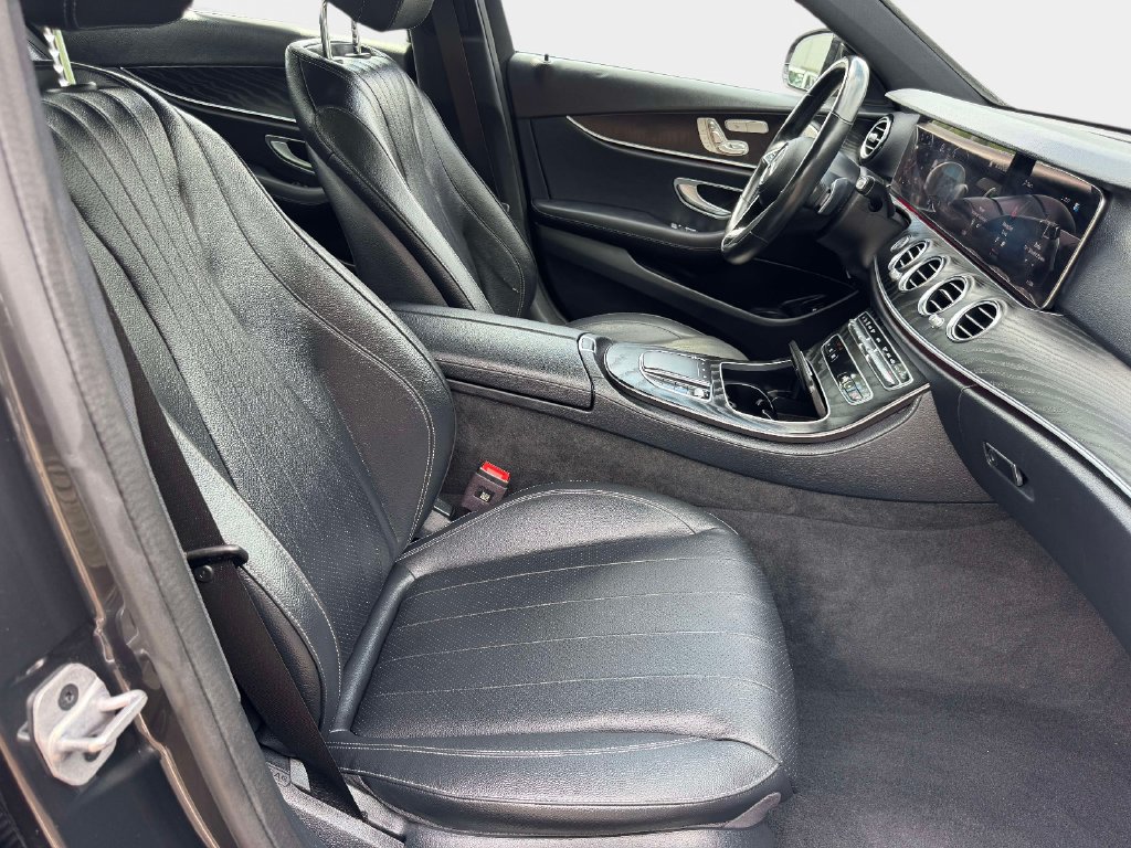 Used 2023 Mercedes-Benz E 350 4MATIC Sedan image 9