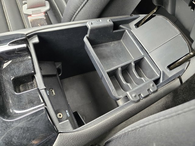 Used 2015 Ford Fusion SE FWD image 12