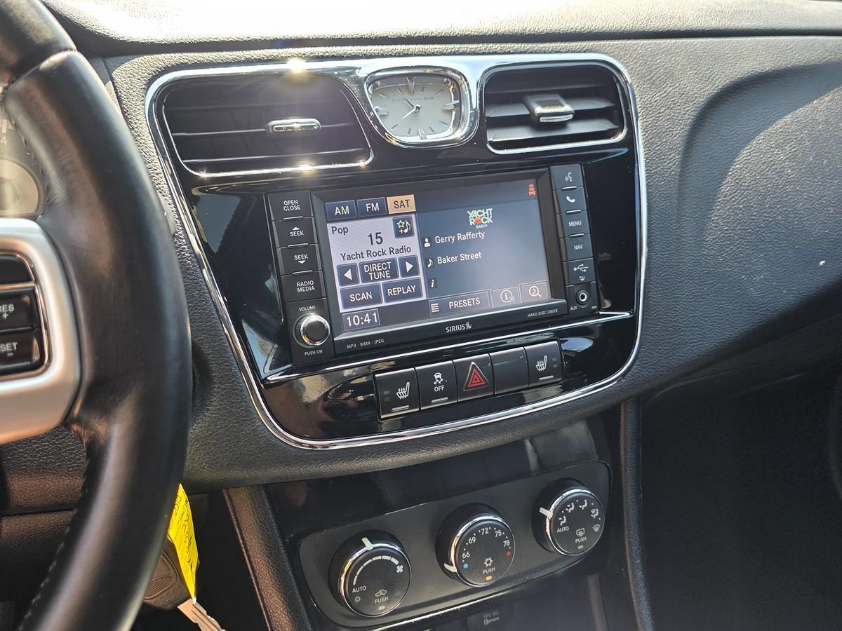 Used 2012 Chrysler 200 Limited FWD image 33