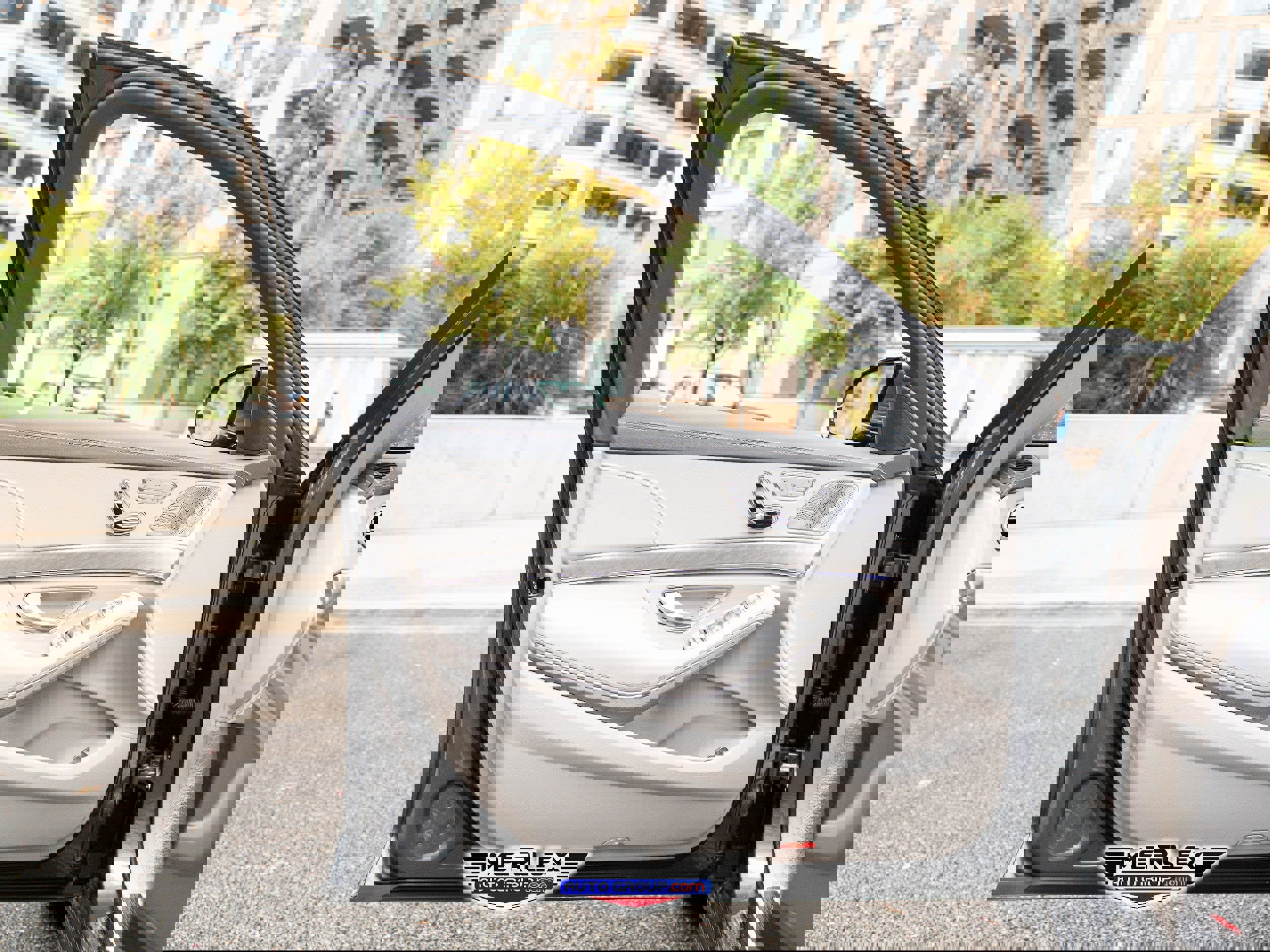 Used 2017 Mercedes-Benz S 550 4MATIC Sedan image 45