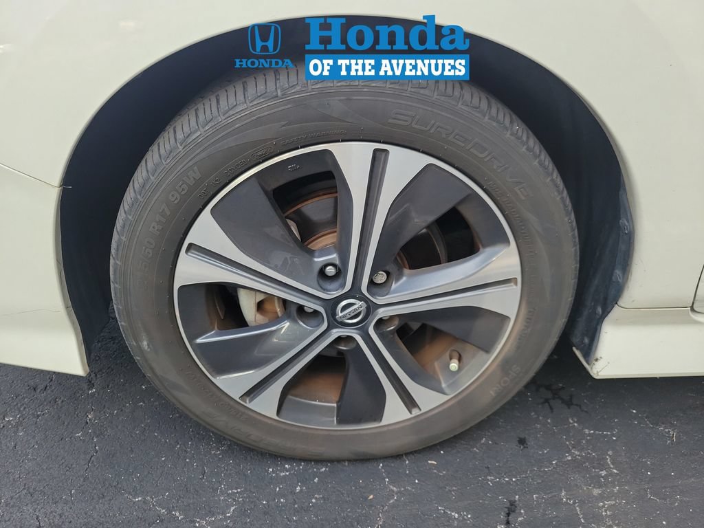 Used 2018 Nissan Leaf SL w/ SL Technology Package FWD image 4