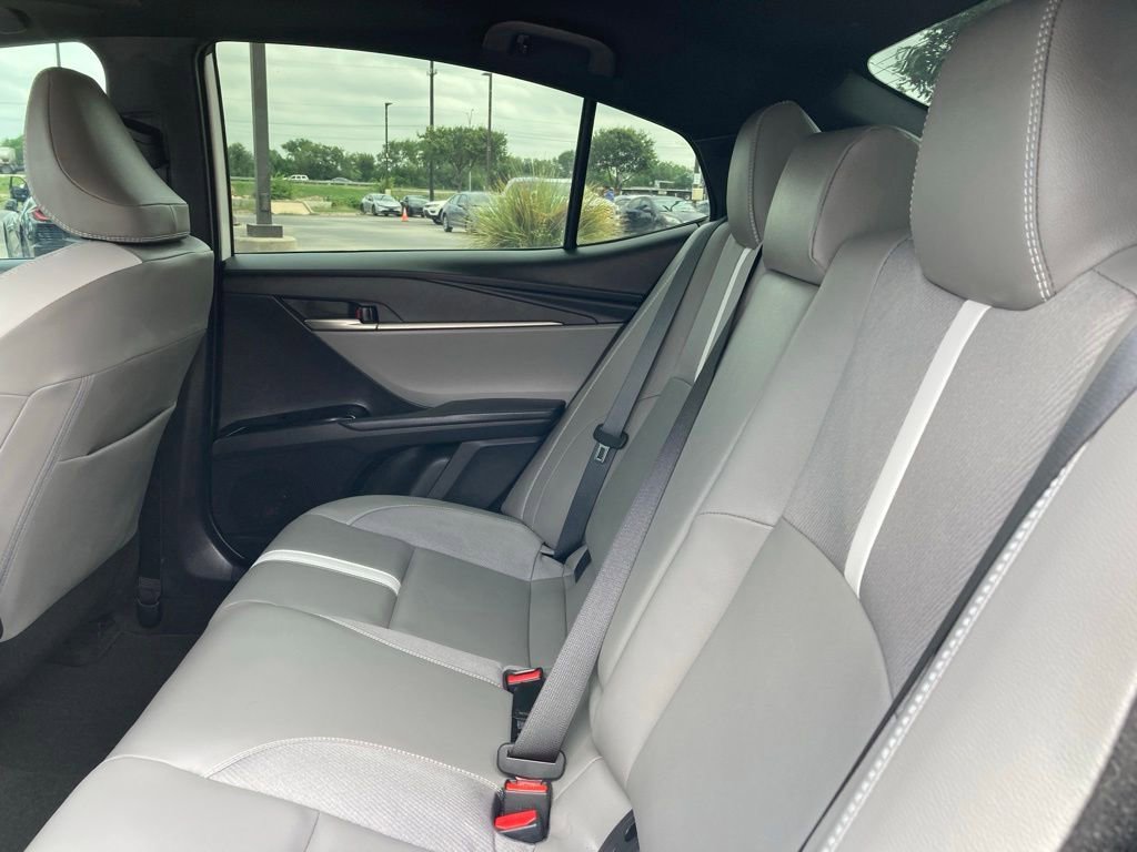 Used 2025 Toyota Camry SE w/ Convenience Package FWD image 11