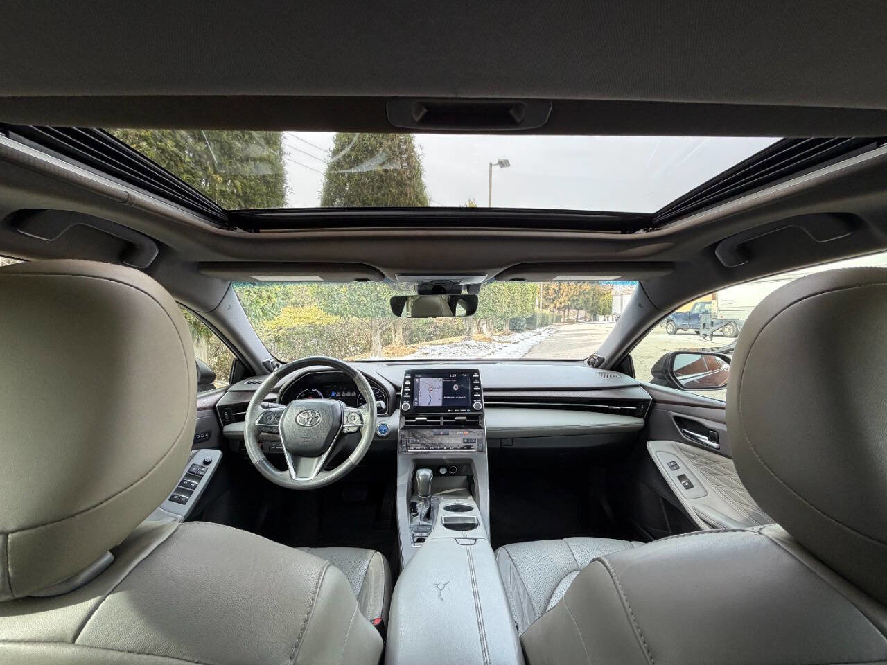 Used 2019 Toyota Avalon Limited image 36