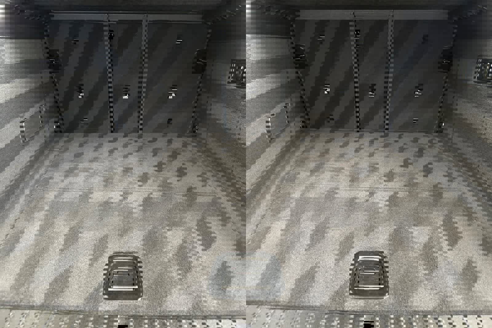 Used 2023 BMW iX xDrive50 w/ Sport Package image 15