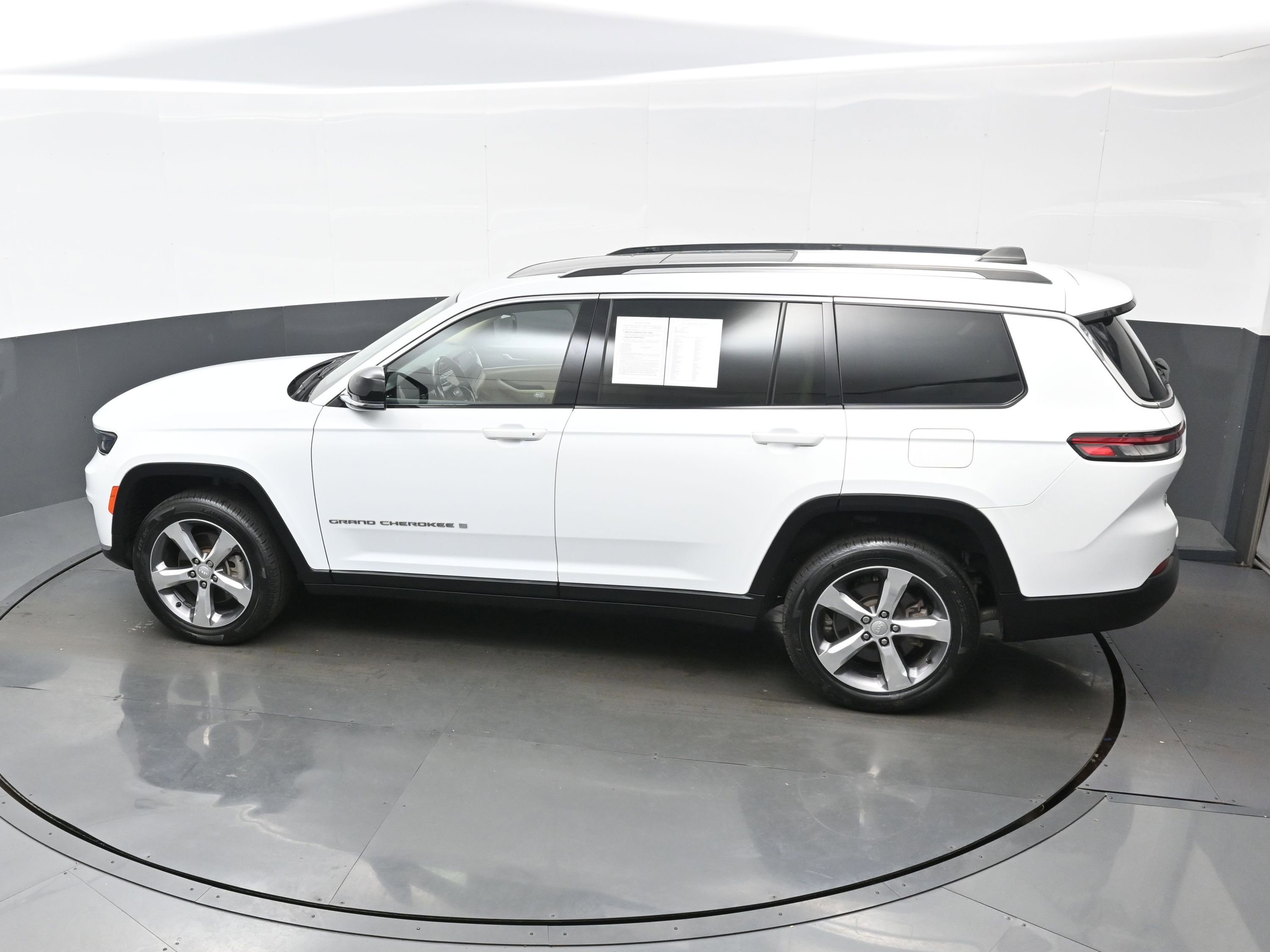 Used 2021 Jeep Grand Cherokee L Limited image 34