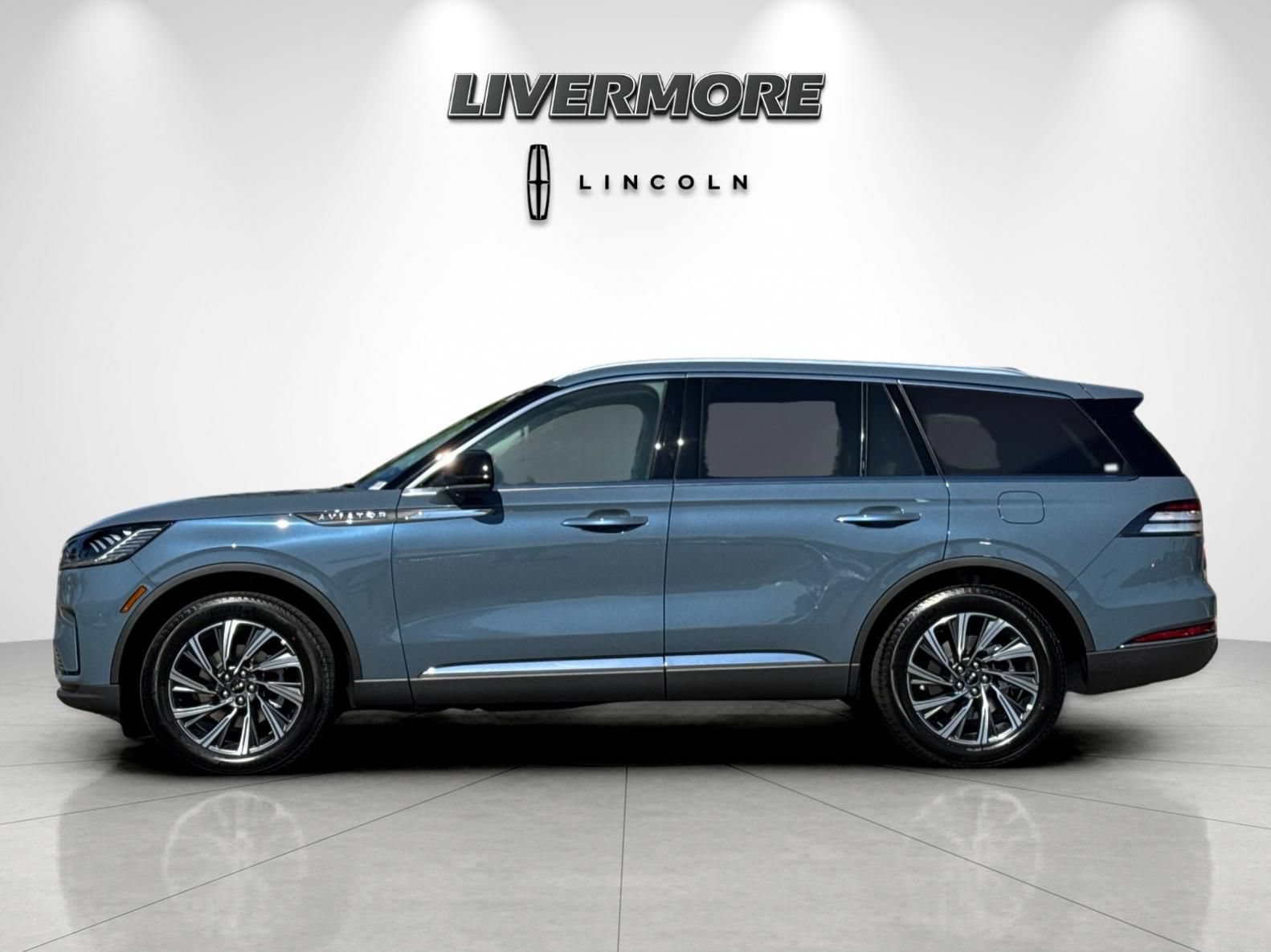 New 2026 Lincoln Aviator 2WD image 6