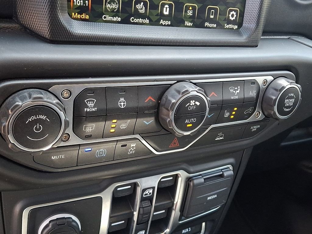 Used 2023 Jeep Wrangler Unlimited Sahara w/ Cold Weather Group AWD/4WD image 16