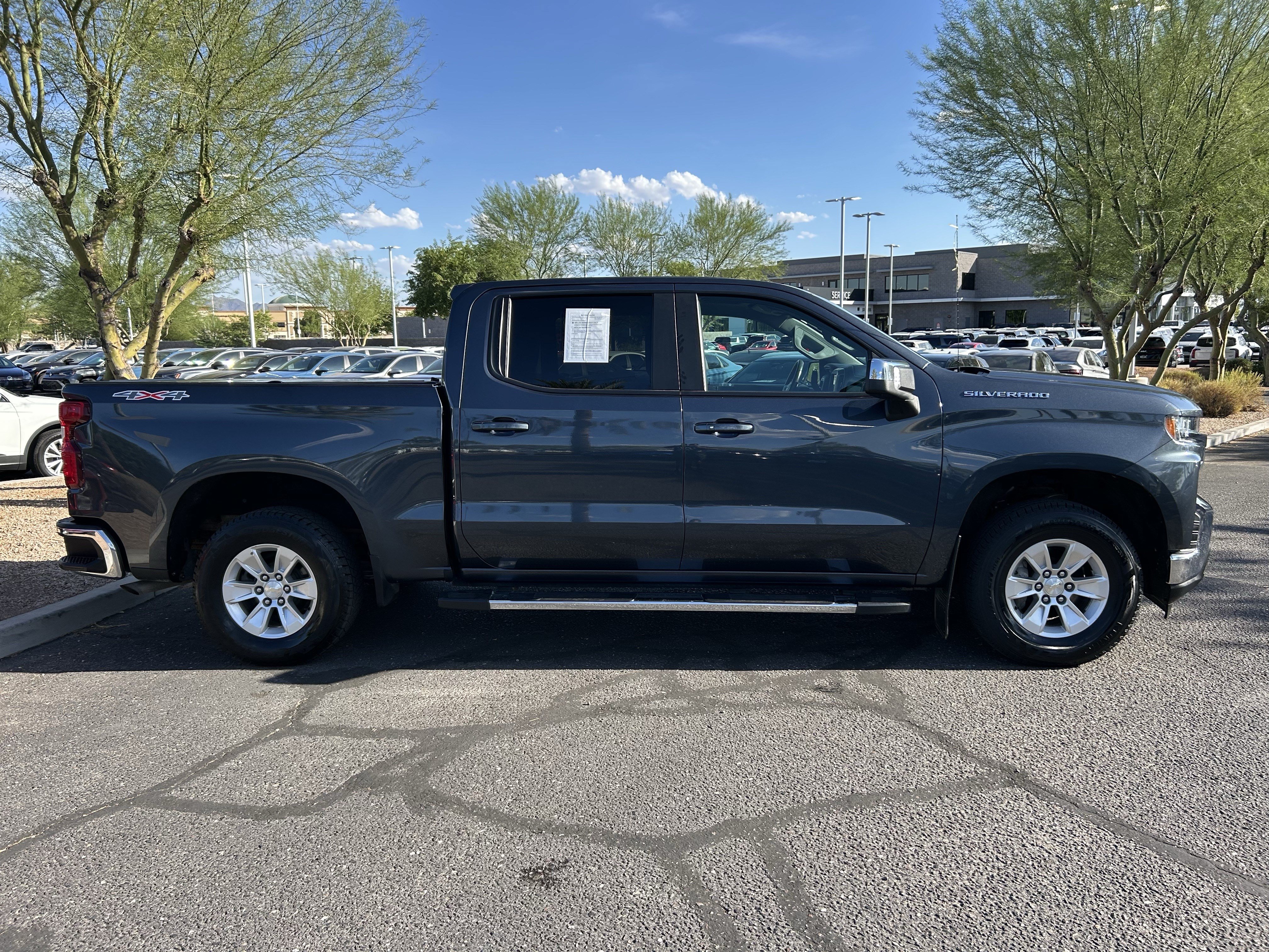 Used 2022 Chevrolet Silverado 1500 LT w/ Convenience Package II AWD/4WD image 5