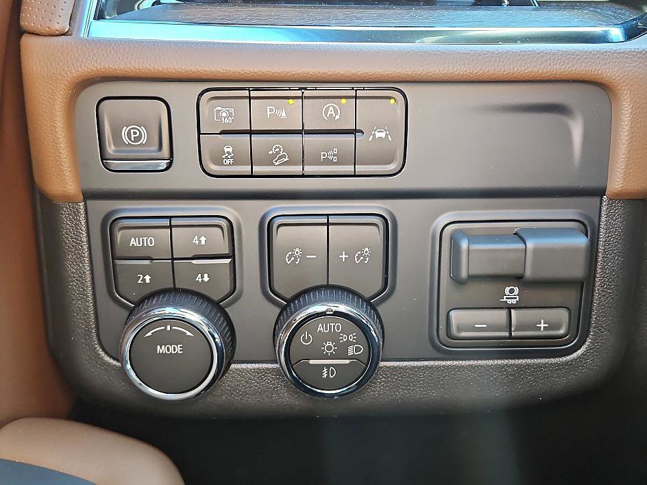 New 2026 Chevrolet Suburban High Country w/ Sun And Tow Package image 22