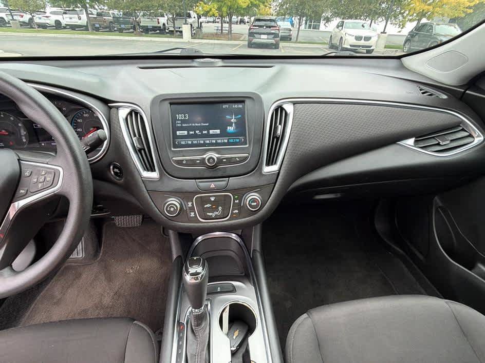 Used 2018 Chevrolet Malibu LT FWD image 22