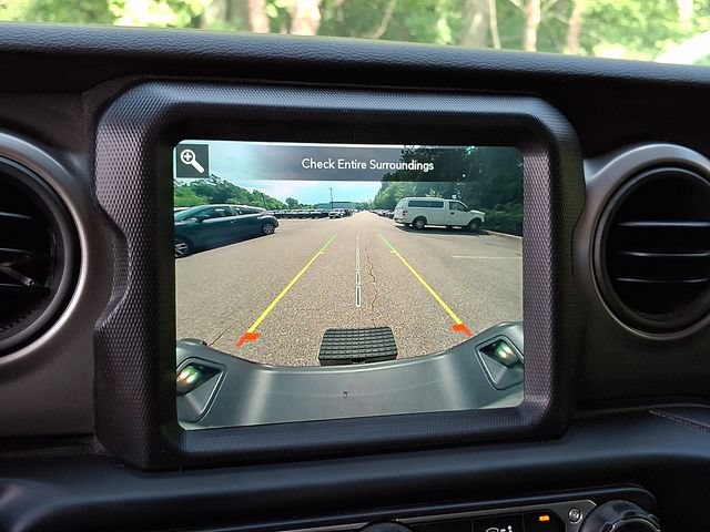 Used 2021 Jeep Gladiator Sport AWD/4WD image 19
