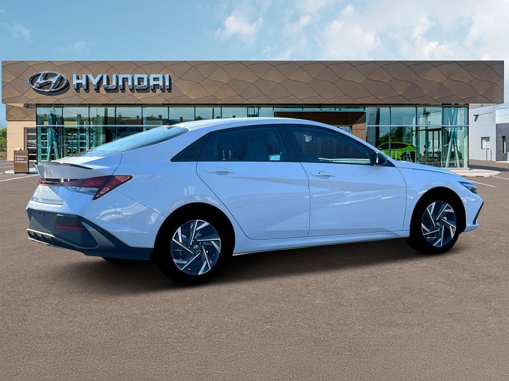 New 2025 Hyundai Elantra Sport image 8