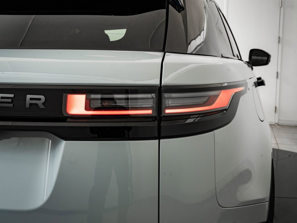 Used 2024 Land Rover Range Rover Velar Dynamic SE image 9