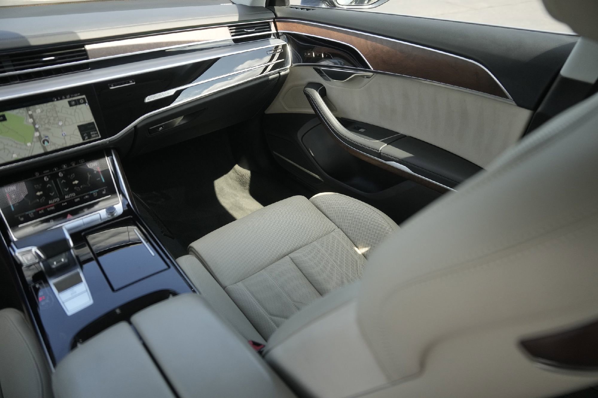 Certified 2022 Audi A8 L 3.0T image 26