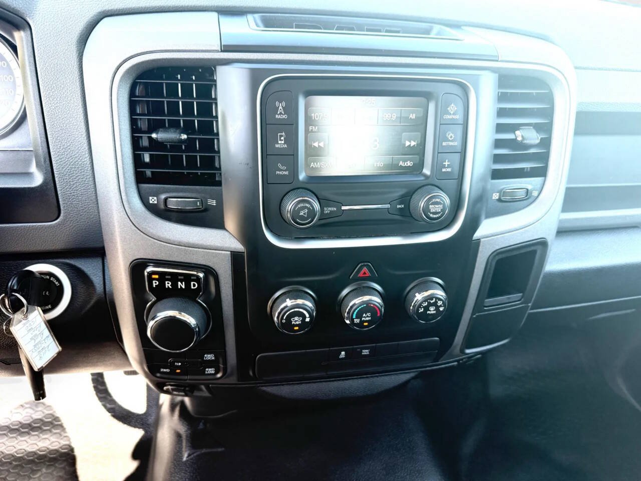 Used 2018 RAM 1500 Express AWD/4WD image 13