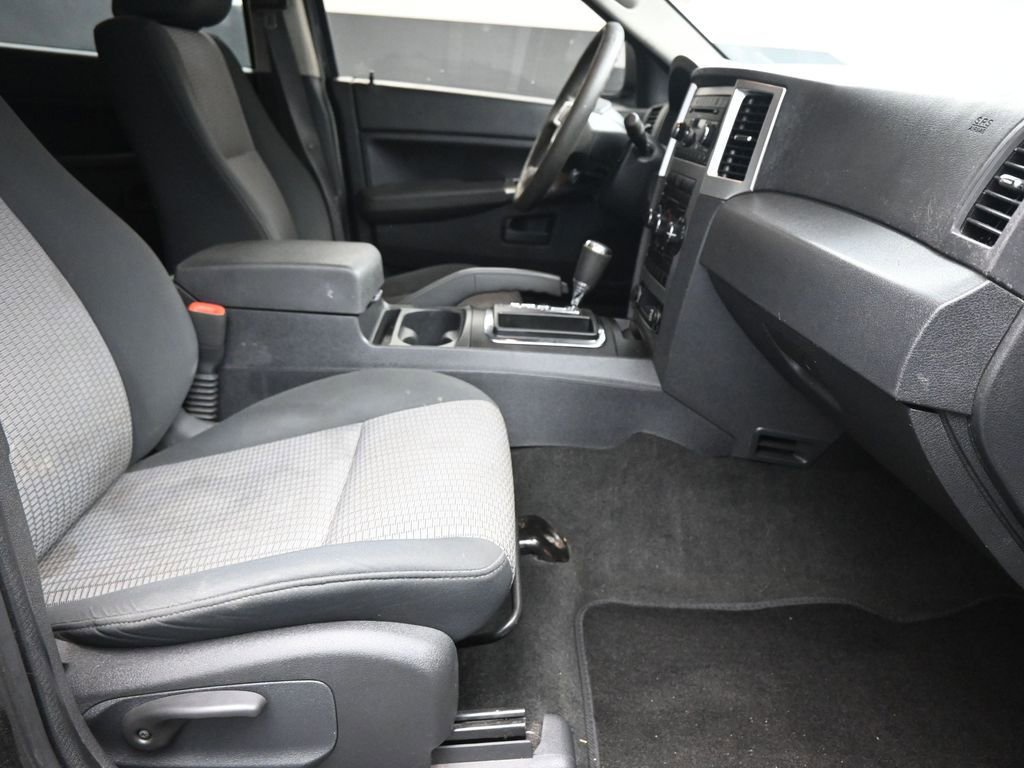 Used 2008 Jeep Grand Cherokee Laredo image 23