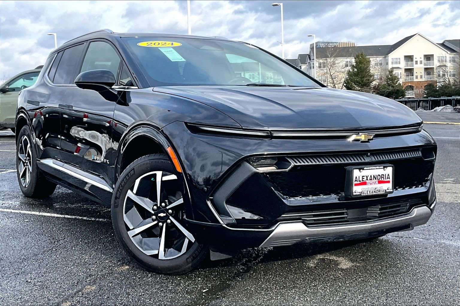 Used 2024 Chevrolet Equinox EV LT image 2