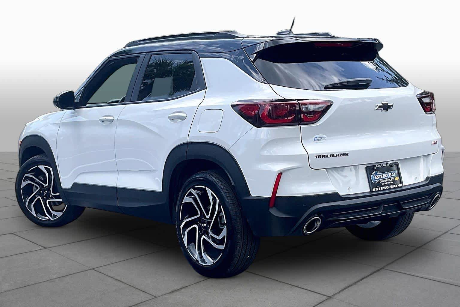 Used 2025 Chevrolet TrailBlazer RS w/ Convenience Package FWD image 13