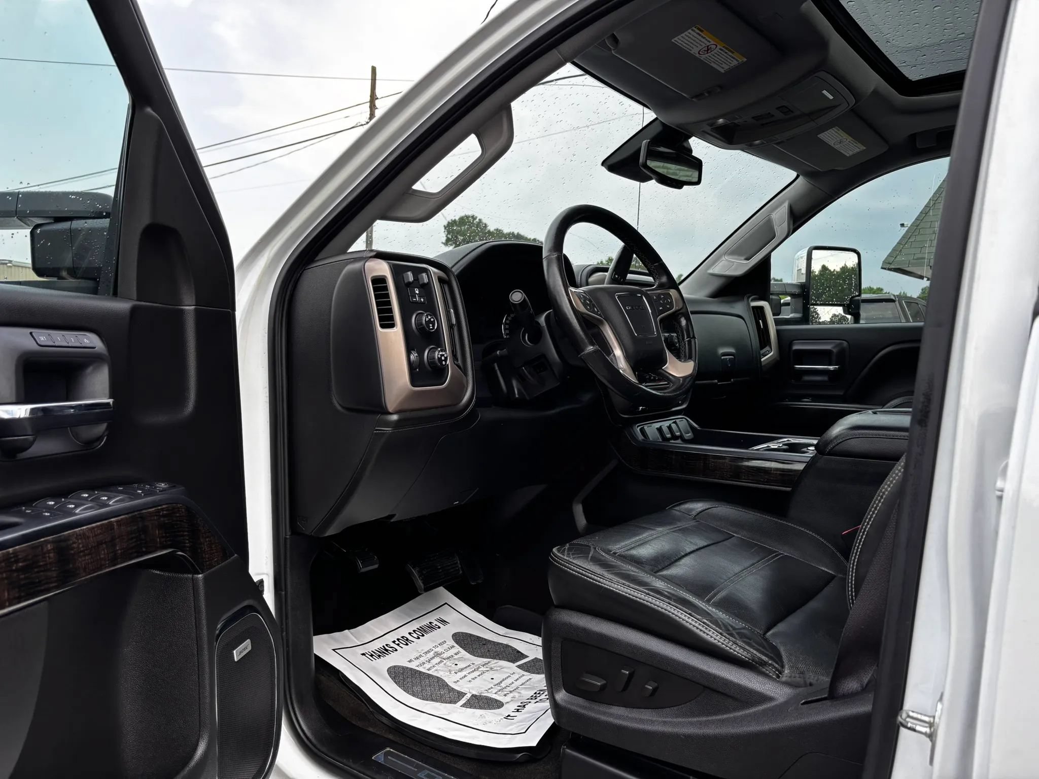 Used 2015 GMC Sierra 2500 Denali w/ Duramax Plus Package AWD/4WD image 18