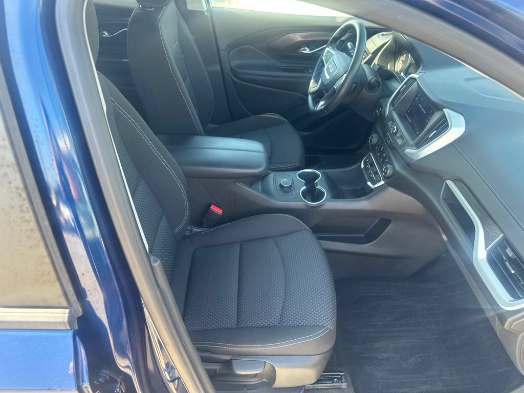 Used 2022 GMC Terrain SLE w/ LPO, Floor Liner Package FWD image 30