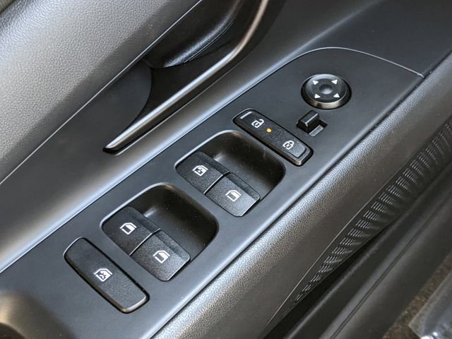 Used 2025 Hyundai Elantra SEL image 15