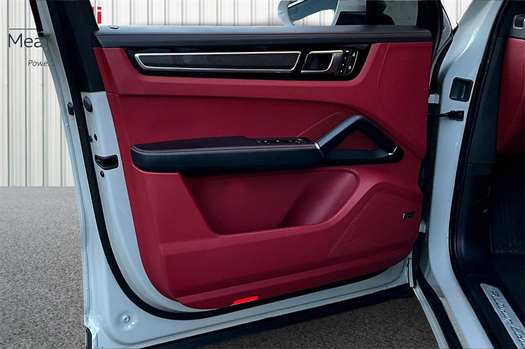 Used 2022 Porsche Cayenne Platinum Edition image 19