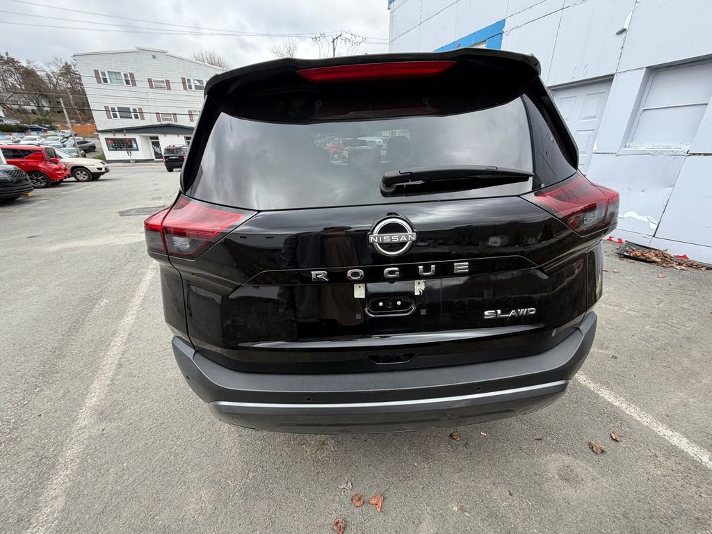 Used 2023 Nissan Rogue SL image 4