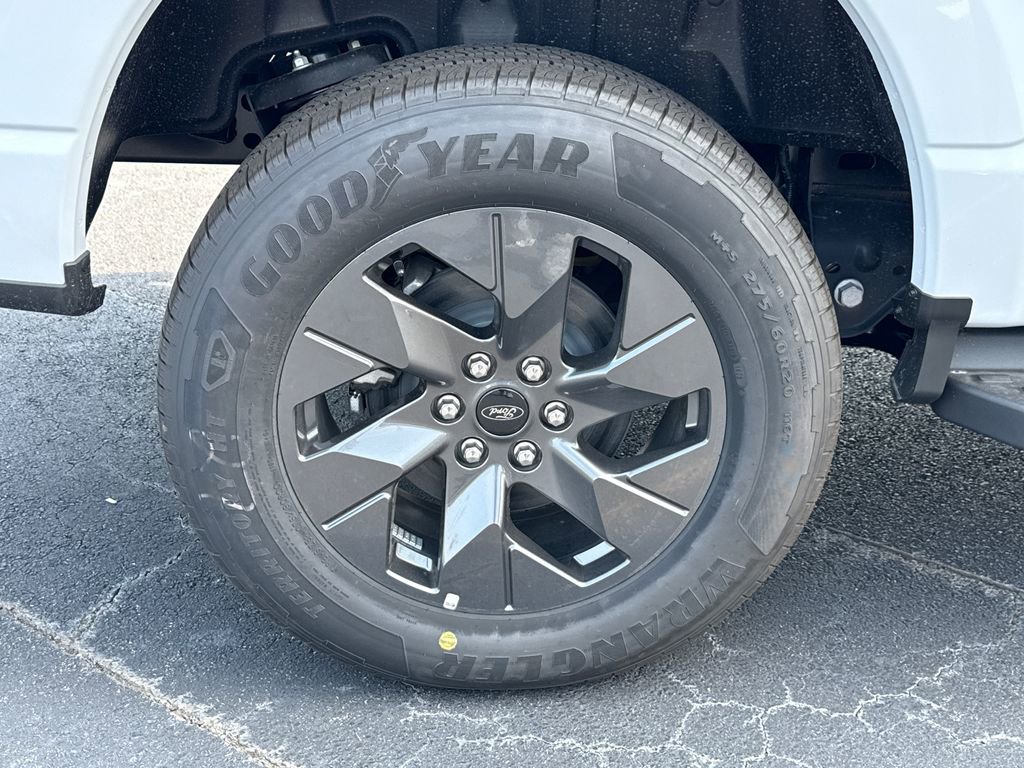 New 2025 Ford F150 Lightning Flash AWD/4WD image 17