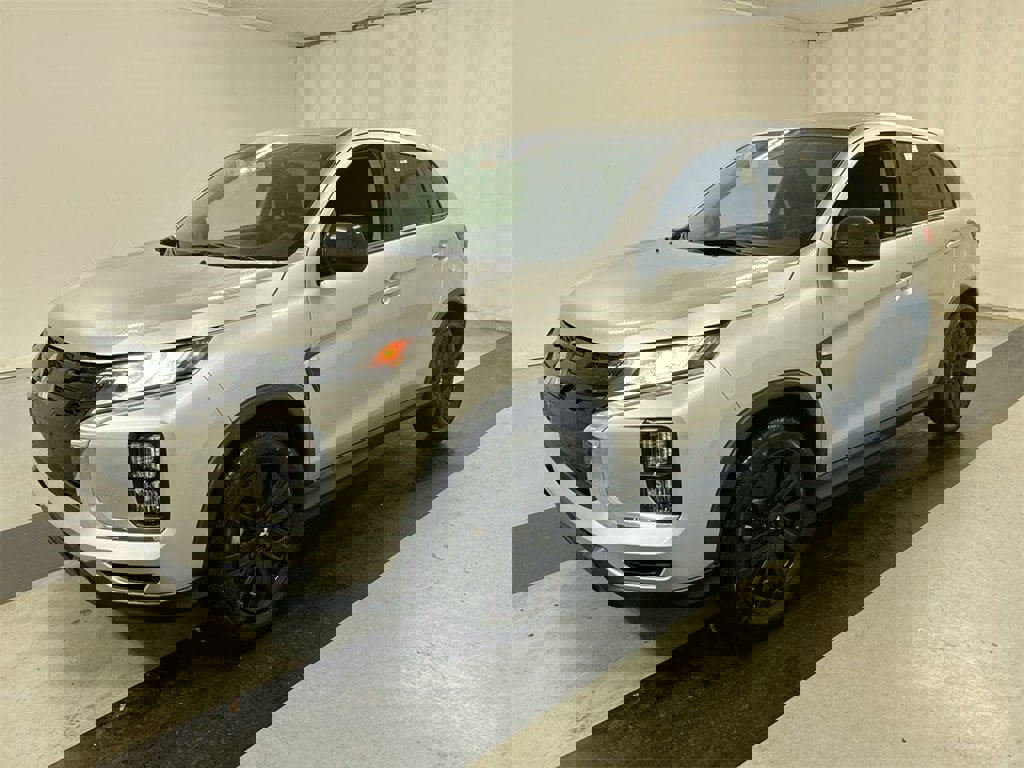 New 2025 Mitsubishi Outlander Sport LE image 4