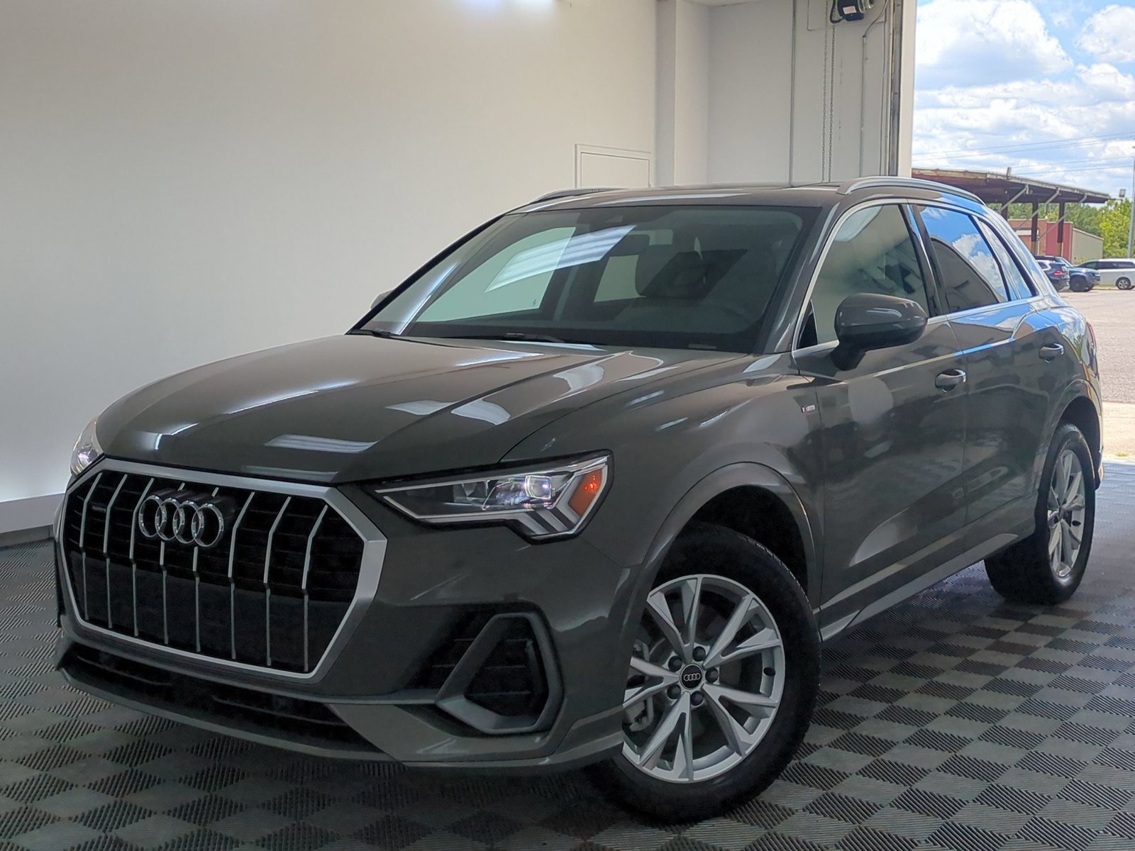 Used 2024 Audi Q3 2.0T Premium AWD/4WD image 1